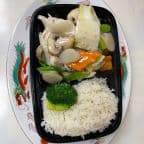 Best Moo Goo Gai Pan (Combo Plate)磨菇鸡片 (套餐) in Victoria, TX